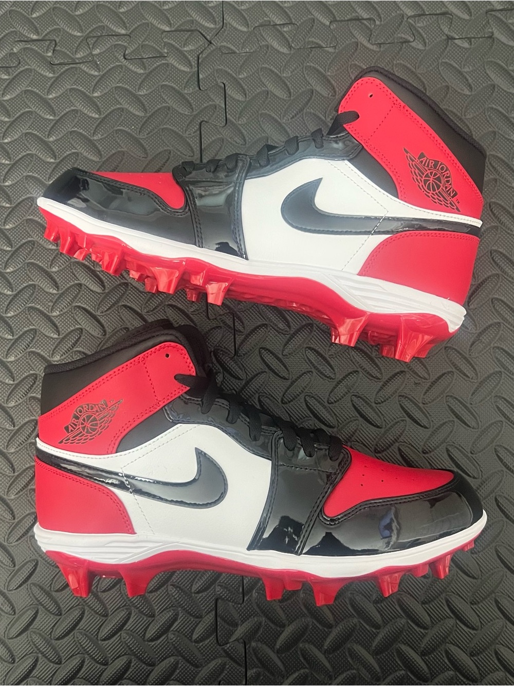 Nike Air Jordan 1 Mid TD ‘Bred Toe’ FJ6805-601 Size 10.5